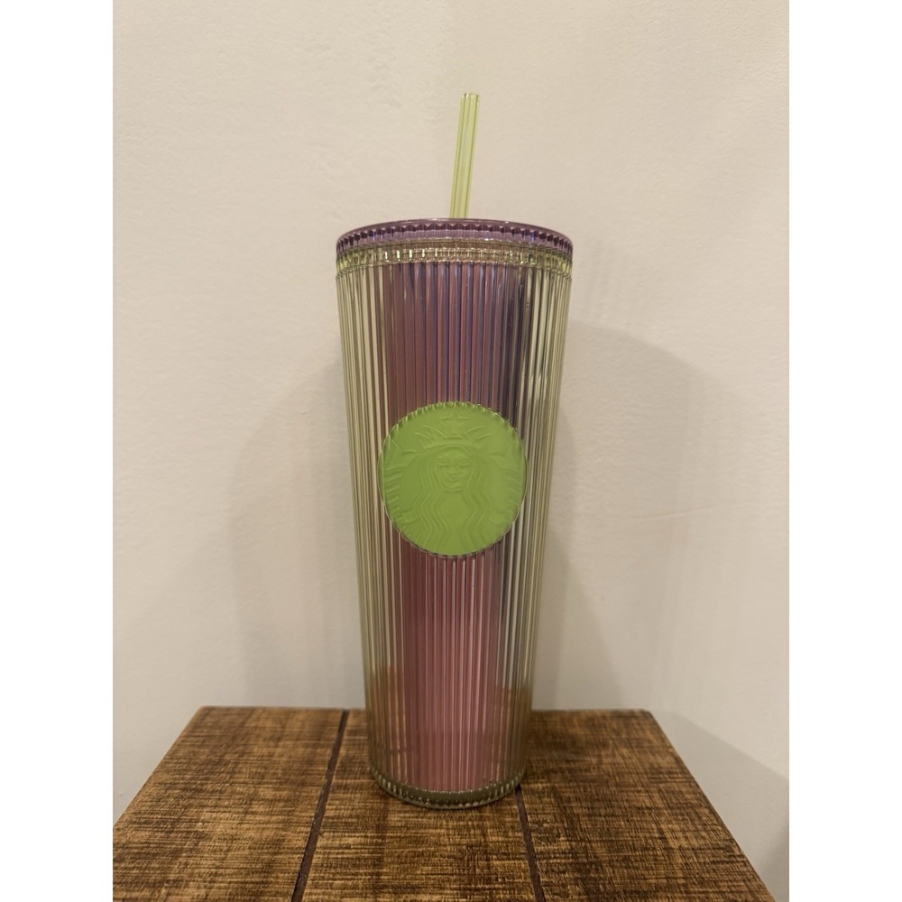 Starbucks‎ Tumbler Green Apple And Lilac Pleated Cold Cup Venti, NWT 24oz